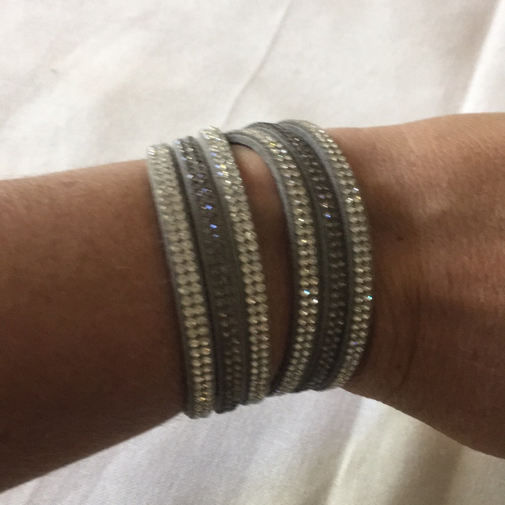 Trendy leather and sparkle bracelet!